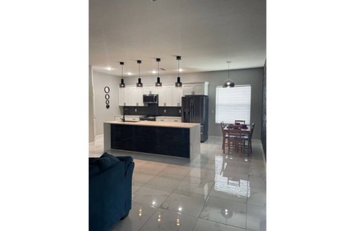 Winter Haven House | Luxury Home w/Lanai, Billiards, 6min to Legoland