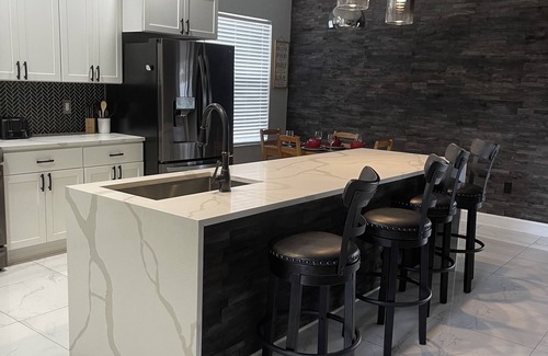 Winter Haven House | Luxury Home w/Lanai, Billiards, 6min to Legoland