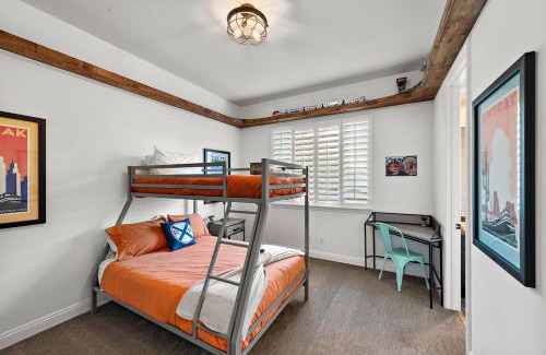 Fallbrook House | Luxury Home With Pool & Tennis Court