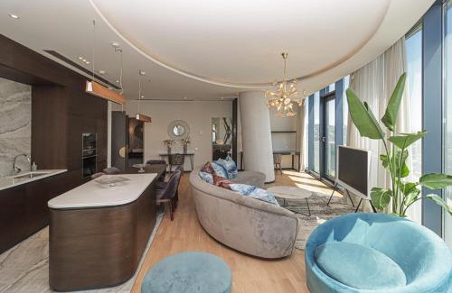 Saburtalo Apartment | Luxury Hotel Apartment With Stunnig Views For 4 - by Wehost