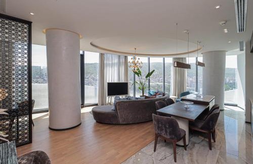 Saburtalo Apartment | Luxury Hotel Apartment With Stunnig Views For 4 - by Wehost