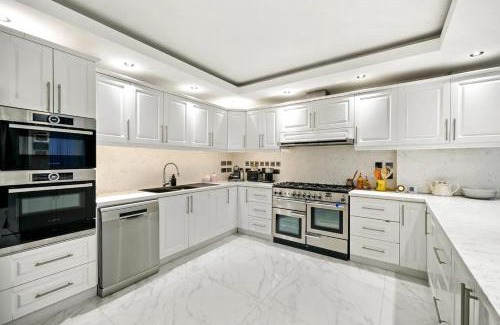 Dudden Hill House | Luxury in-suite free park near WEMBLEY