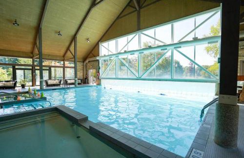 Oro-Medonte Apartment | Luxury Jacuzzi Suite-Full Kitchen
