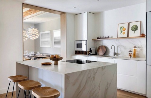 L'Antiga Esquerra de l'Eixample Apartment | Luxury | King Beds | Central AC | Heart of Barcelona