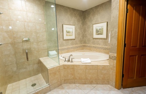 Deer Valley Apartment | Luxury King Room With Mountain View Hotel Room by RedAwning