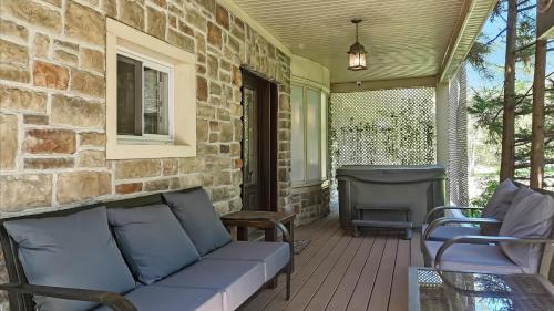 Blakeslee House | Luxury Lake Front Camelot Villa