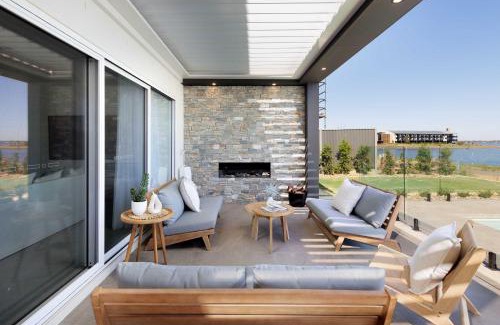 Yarrawonga House | Luxury Lake House