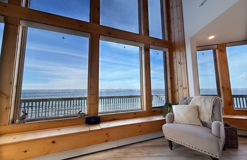 Town of Ledyard House | Luxury Lakefront Retreat | Huge Dock!