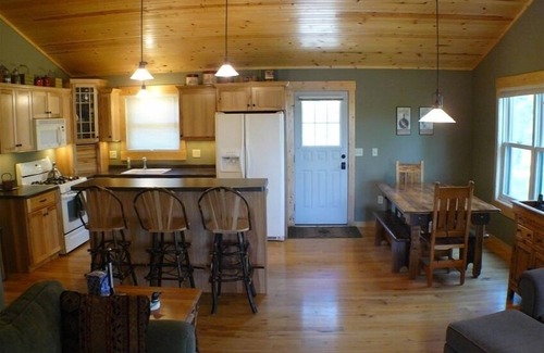 Spooner Cabin | Luxury Lakefront Retreat on a Quiet Lake