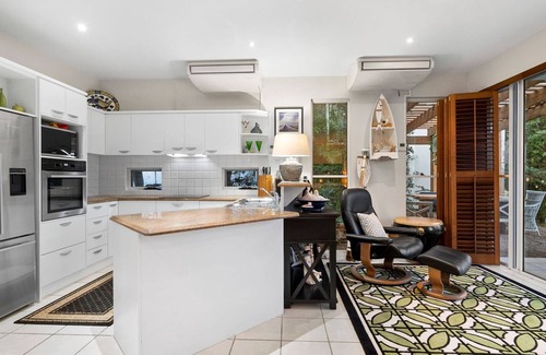 Mount Coolum House | Luxury Lakeside Villa