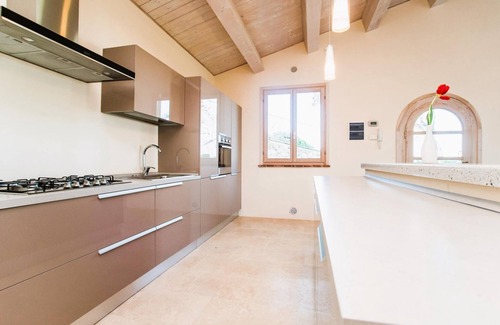 Trequanda Apartment | Luxury Large Apt in Siena Resort at Falcon