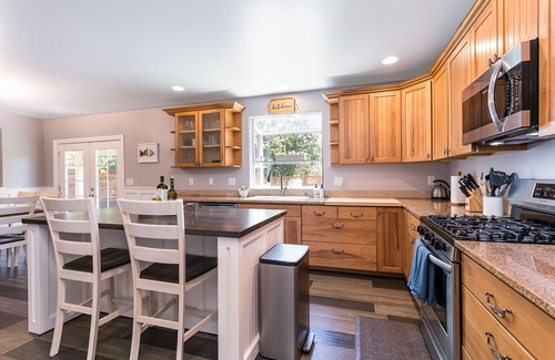Blaine House | Luxury, large family oceanside community home on Birch Bay with beach access