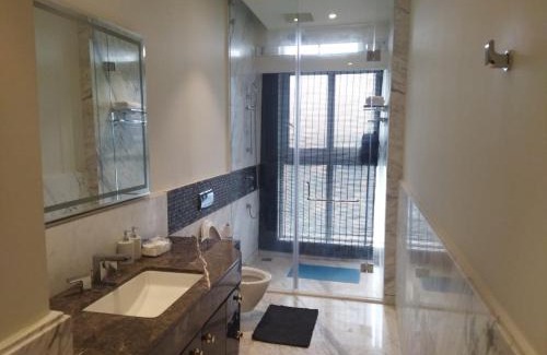 Bengaluru Apartment | Luxury Leela Residence Studio, near Bangalore airport, manyatta tech park attached to Leela Hotel