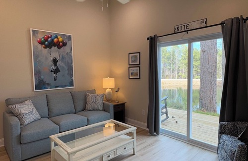 Elizabethtown Resort | Luxury Lodging, Lakefront View, King Bed w/Private Bath, Patio