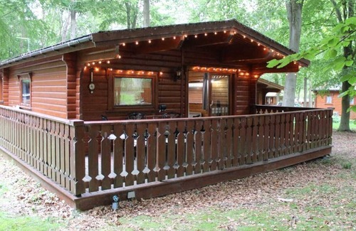 Kenwick Cabin | Luxury Log Cabin in a peaceful woodland setting.