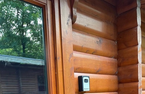 Kenwick Cabin | Luxury Log Cabin in a peaceful woodland setting.