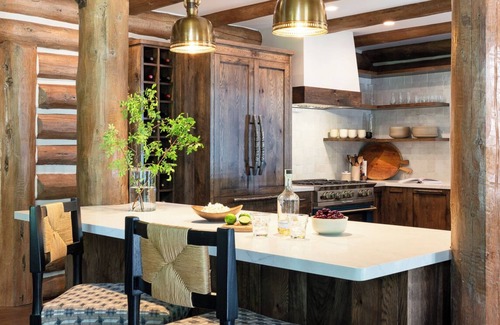 Hailey House | Luxury Log Cabin Near Bigwood River