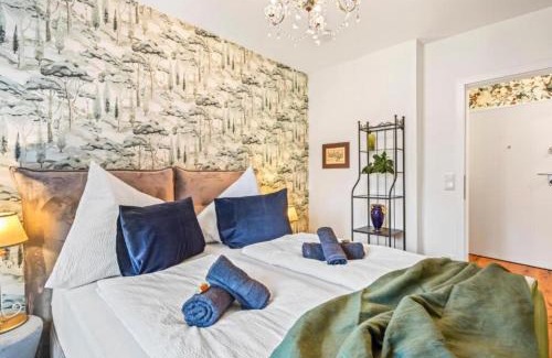 Schwarzlackenau Apartment | Luxury Long-Term Apartment with Garden & Whirlpool