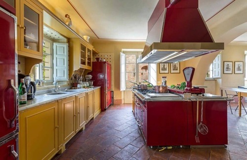 Vorno Apartment | Luxury Lucca villa Su
