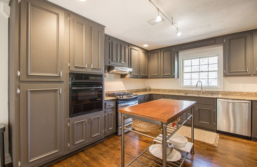 Tallahassee House | LUXURY MIDTOWN 4 total bedrooms/2 Master suites, bonus room, 3 bath, Sleeps 12+