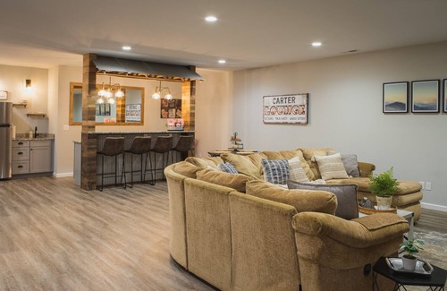 Barnardsville House | Luxury Modern Farmhouse Private Hiking & Creek area close to Asheville