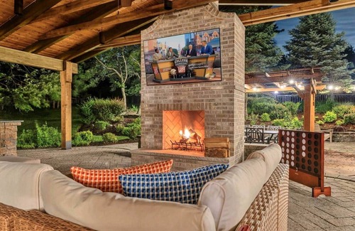 Warwick Cottage | Luxury Mountain House: Pool, Theater & Outdoor Kitchen
