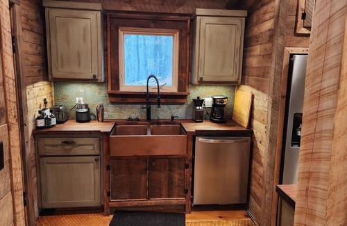 Marshall House | Luxury Mountain View Cabin Near Asheville, NC