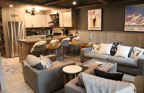 Vernon Condo | Luxury Mountain Retreat.Minutes from ski slopes,Water Park,Resort & scenic hikes