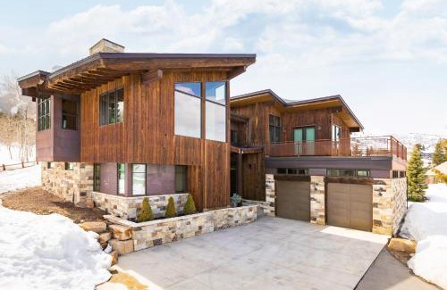 Park City House | Luxury Mountain Villa, Walk to Ski Lifts, Stunning 360 Degree Views!