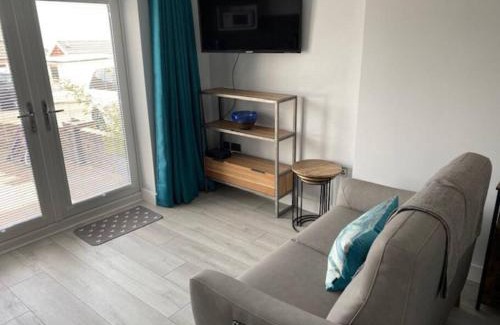 Mumbles Apartment | Luxury Mumbles View Studio Apartment