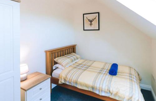 Crich House | Luxury newly converted oak cottage with hot tub