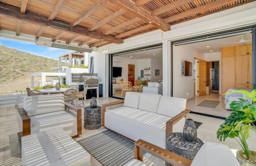 Cerritos Apartment | Luxury Oceanfront Condo, Resort-Style Amenities