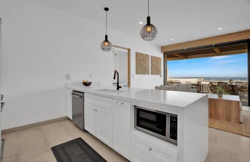 Cerritos Apartment | Luxury Oceanfront Condo, Resort-Style Amenities
