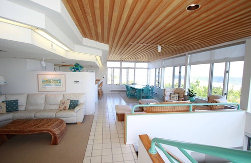 Harvey Cedars House | Luxury oceanfront home with hot tub and baby grand piano.
