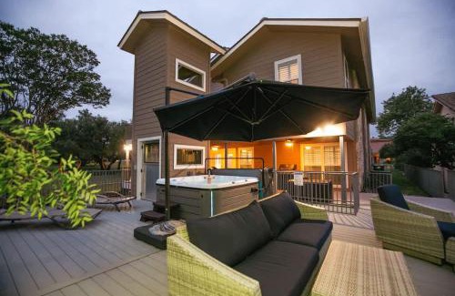 Horseshoe Bay House | Luxury on Lake LBJ with Hot Tub Firepit & Boat Slip