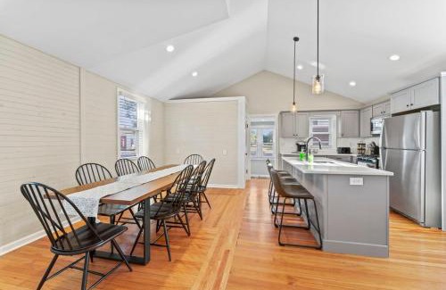 Saratoga Springs House | Luxury on Lincoln Home by Saratoga Stays