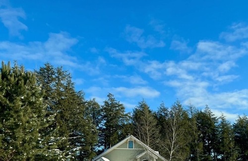 Three Lakes House | Luxury on the 3L chain sleeps 8+ at the Northernaire Resort's Premier Unit!