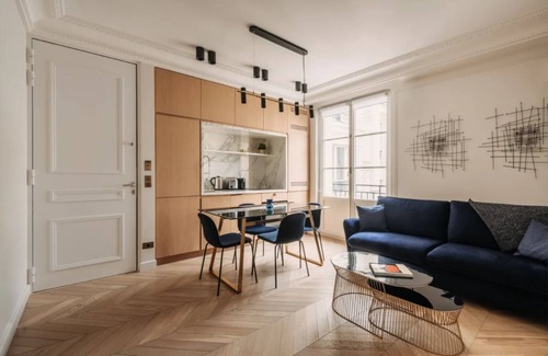 Saint-Germain-l'Auxerrois Apartment | luxury one bedroom apartment on Rue de Rivoli