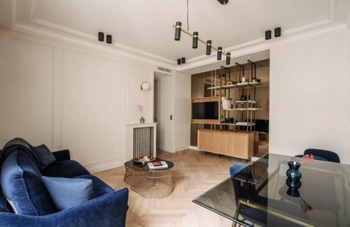 Saint-Germain-l'Auxerrois Apartment | luxury one bedroom apartment on Rue de Rivoli
