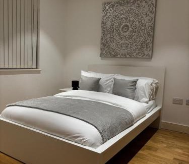 Canning Town Apartment | Luxury Penthouse Apartment