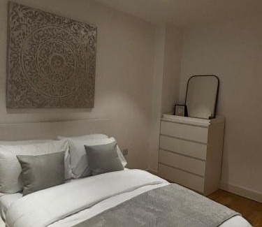 Canning Town Apartment | Luxury Penthouse Apartment