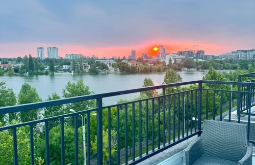 Sector 2 Apartment | Luxury Penthouse Lake View and terase In the City