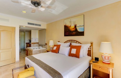 El Medano Ejidal Resort | Luxury Penthouse at Villa Del Arco Cabo San Lucas Sleeps 6, Jun 21-27