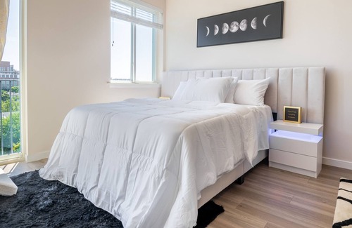 Downtown Baltimore Apartment | LUXURY PENTHOUSE STUDIO WITH CITY VIEW