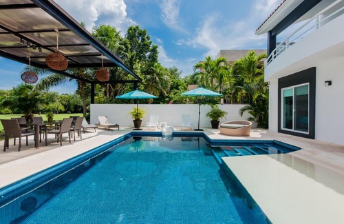 Puerto Aventuras House | LUXURY POOL & BEACH HOUSE AT THE MAYAN RIVIERA