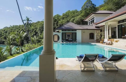 Wichit Villa | Luxury Private Beachfront Haileng Villa