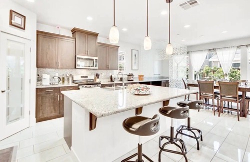 Lathrop House | Luxury Private Getaway Relax in River Islands!