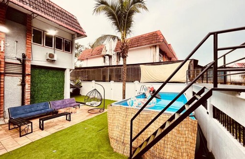 George Town Villa | Luxury Private Pool Villa + Riverview BBQ Patio!