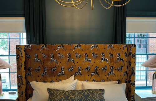 Athens Hotel | Luxury Private Suite in Boutique Historic Inn The Athenian- Downtown Location