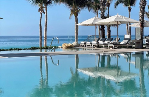 Los Cabos Apartment | Luxury residence, 3BD 3.5BA loft, 3,563 sqft living space, amazing ocean views.